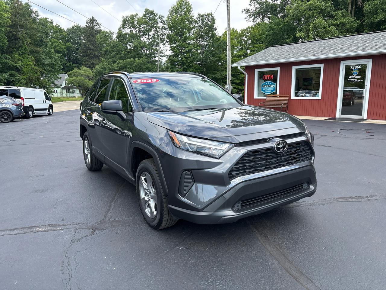 Toyota RAV4 Hybrid LE AWD (Natl) 2025