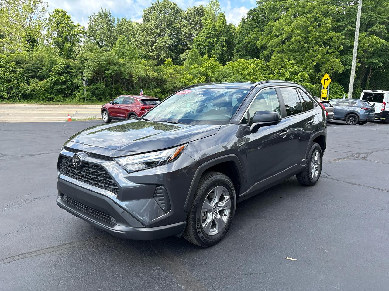 Toyota RAV4 Hybrid LE AWD (Natl) 2025