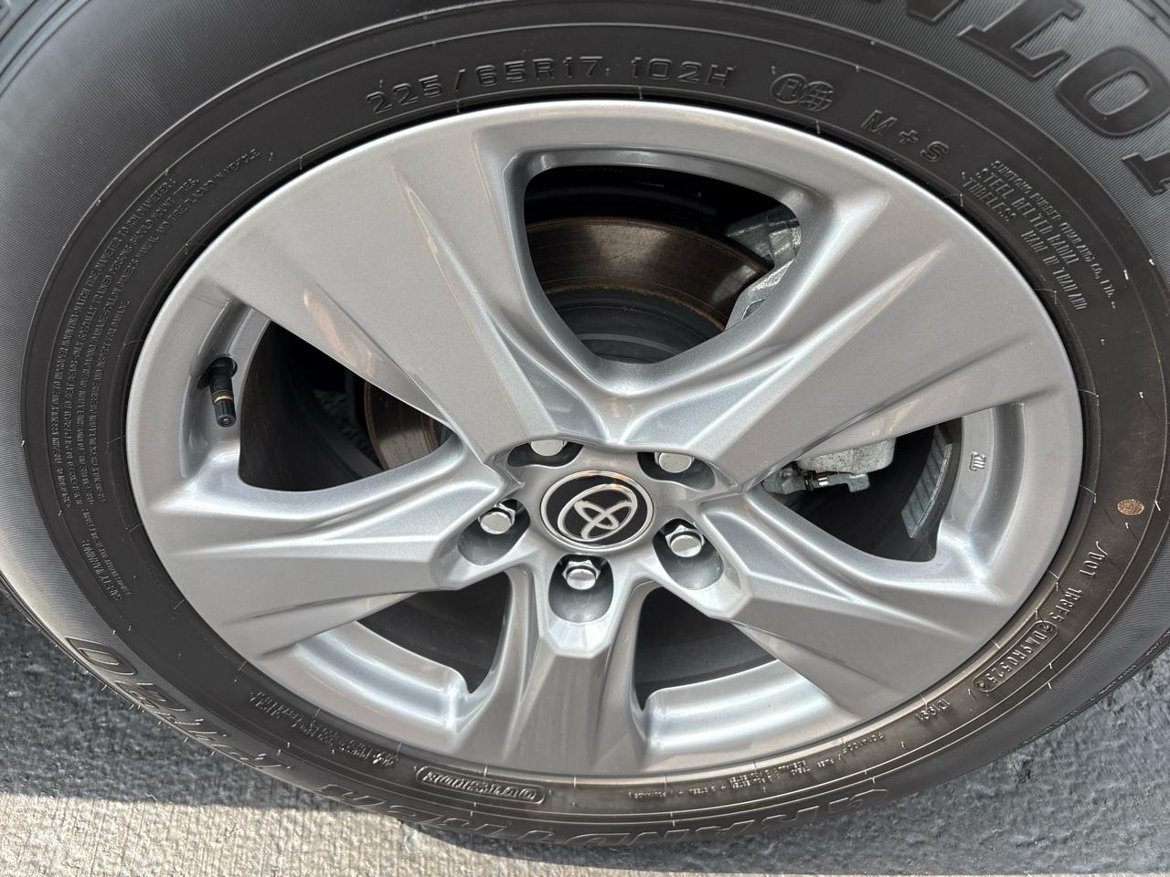 Toyota RAV4 Hybrid LE AWD (Natl) 2025