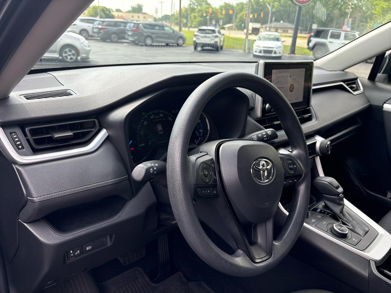 Toyota RAV4 Hybrid LE AWD (Natl) 2025