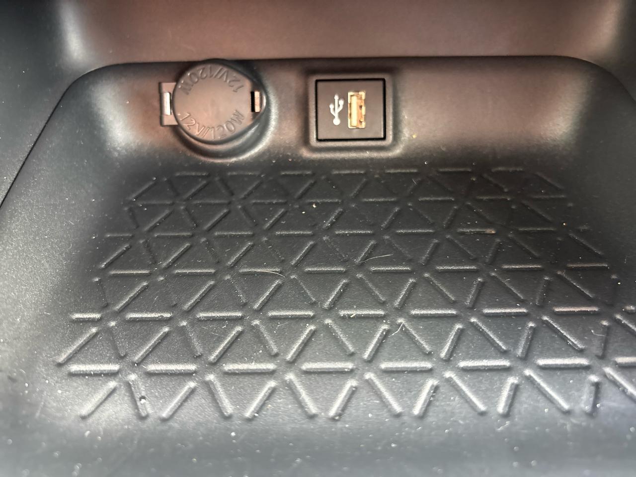 Toyota RAV4 Hybrid LE AWD (Natl) 2025