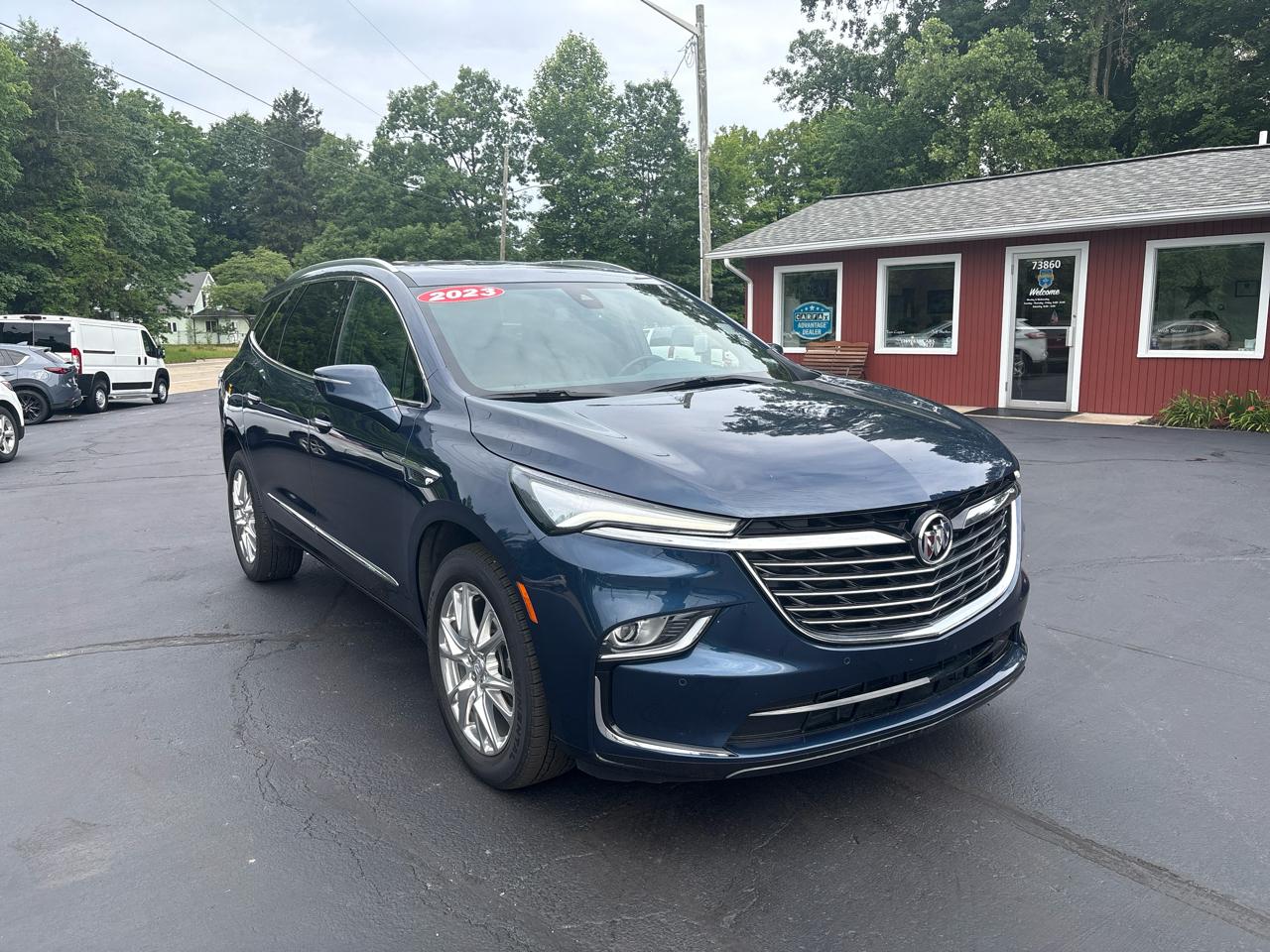 Buick Enclave AWD 4dr Essence 2023
