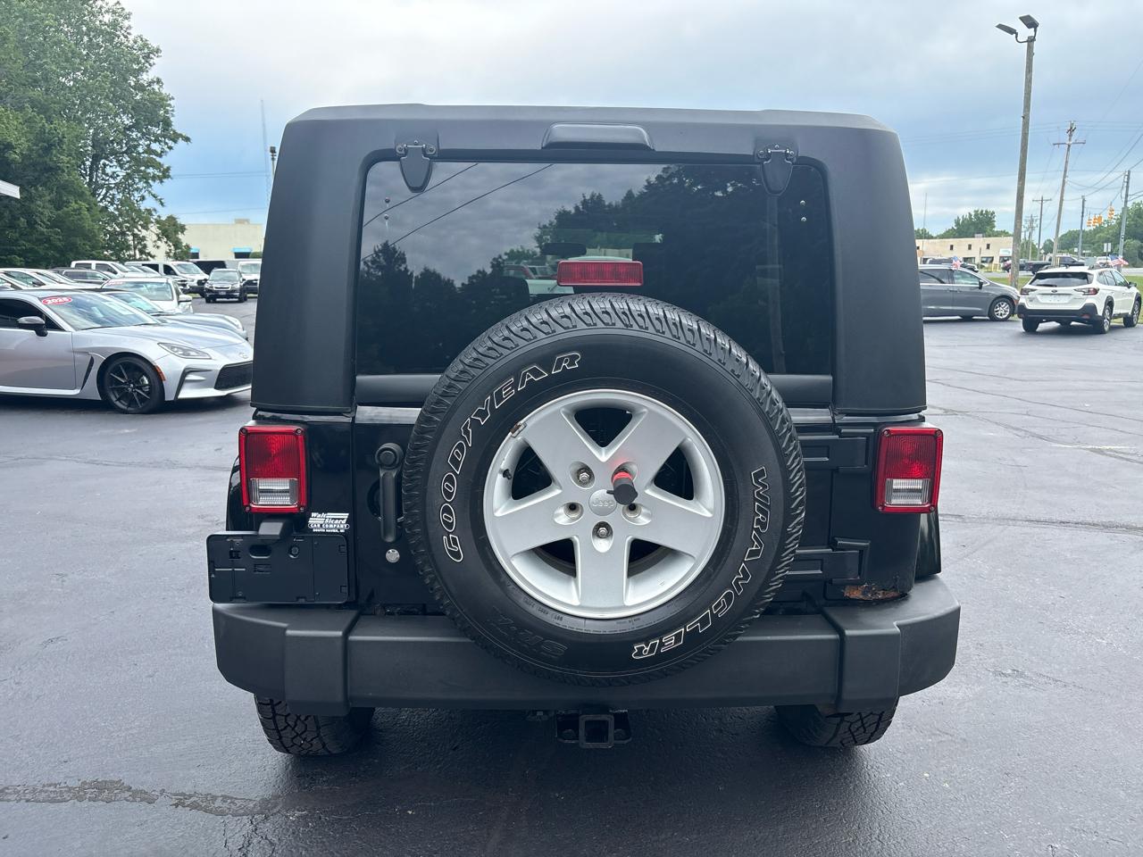 Jeep Wrangler 4WD 4dr Unlimited Sahara 2007