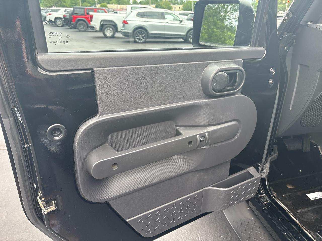 Jeep Wrangler 4WD 4dr Unlimited Sahara 2007