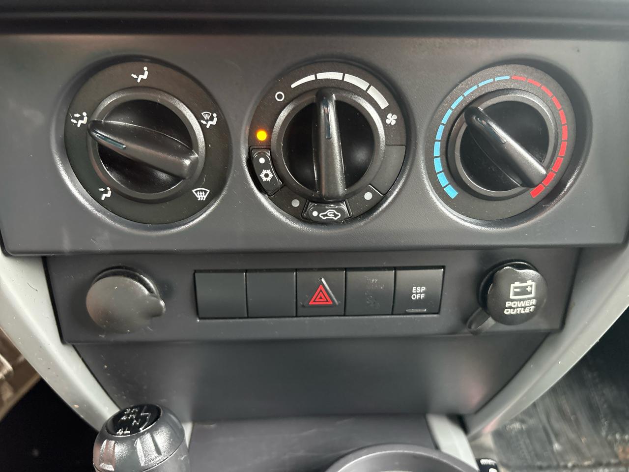 Jeep Wrangler 4WD 4dr Unlimited Sahara 2007