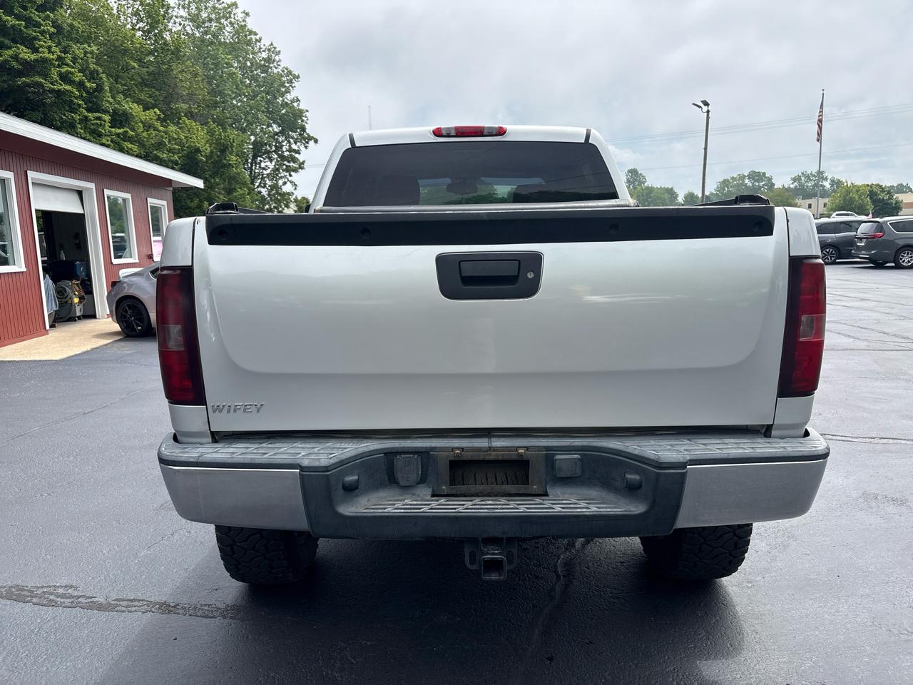 Chevrolet Silverado 1500 4WD Crew Cab 143.5" LT 2011
