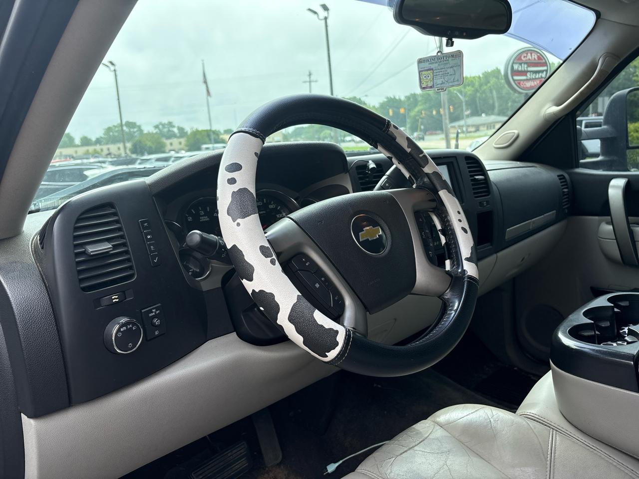 Chevrolet Silverado 1500 4WD Crew Cab 143.5" LT 2011