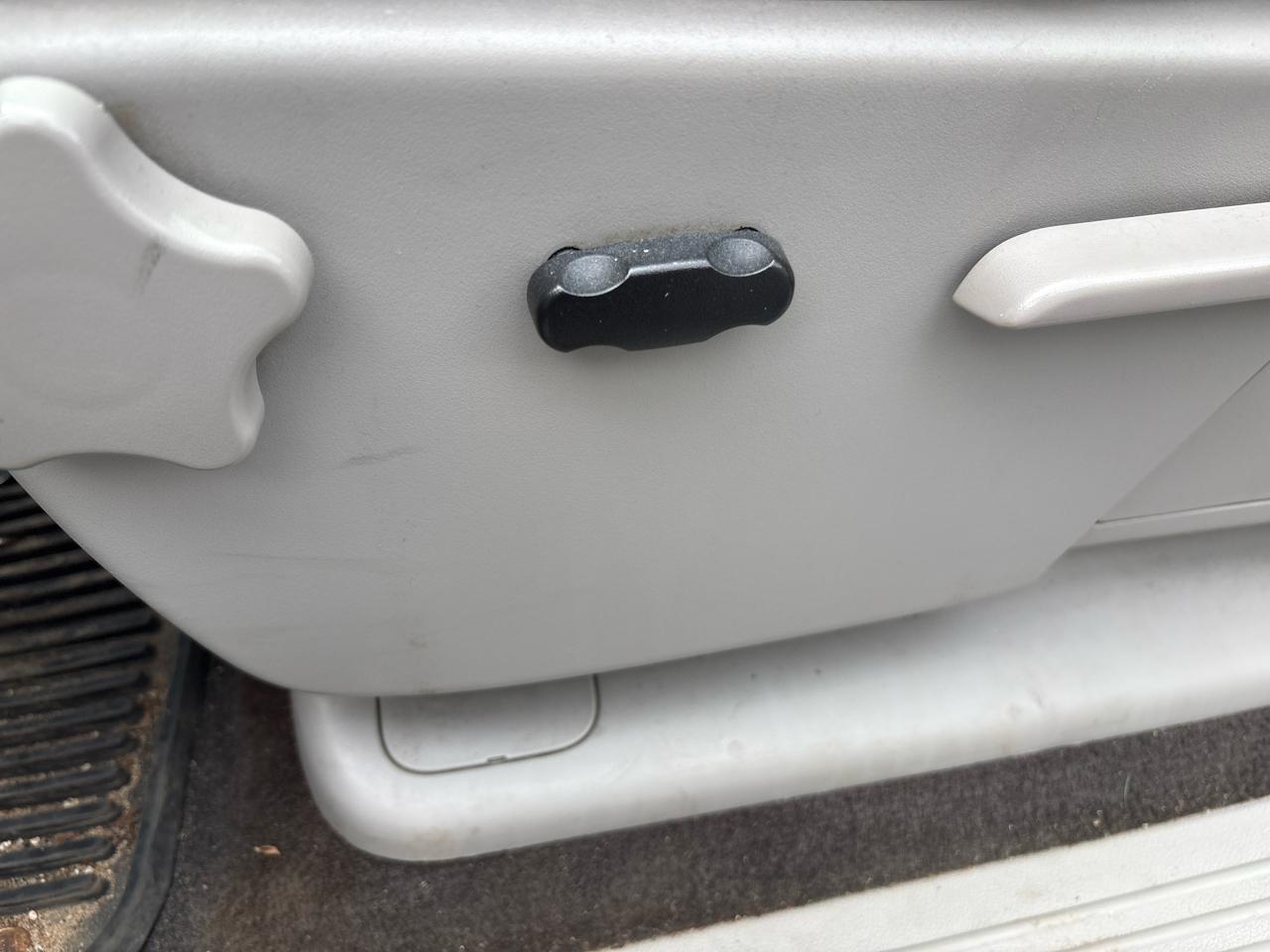 Chevrolet Silverado 1500 4WD Crew Cab 143.5" LT 2011