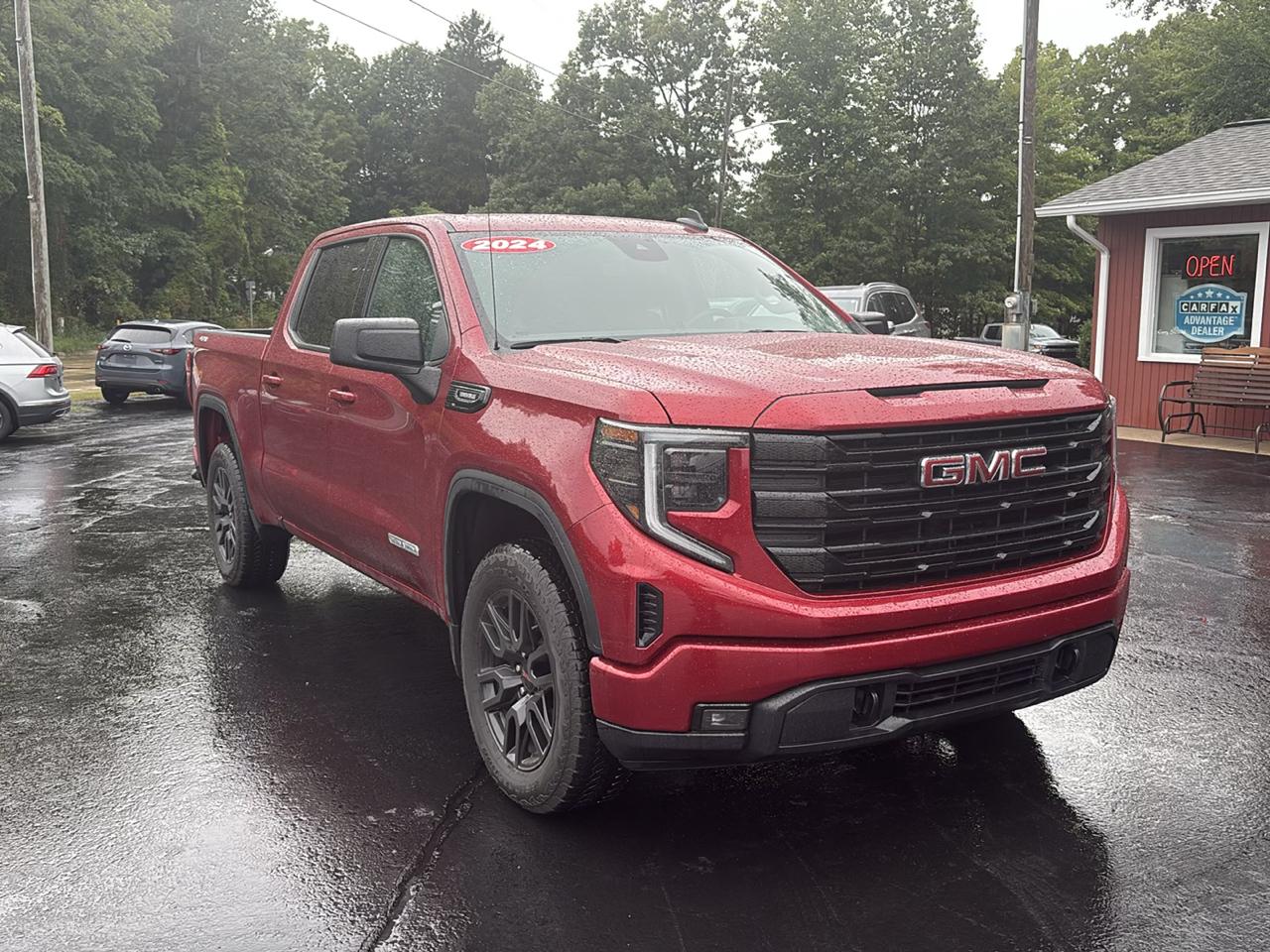 GMC Sierra 1500 4WD Crew Cab 147" Elevation w/3VL 2024
