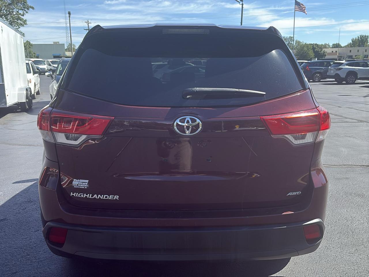 Toyota Highlander LE V6 AWD (Natl) 2019