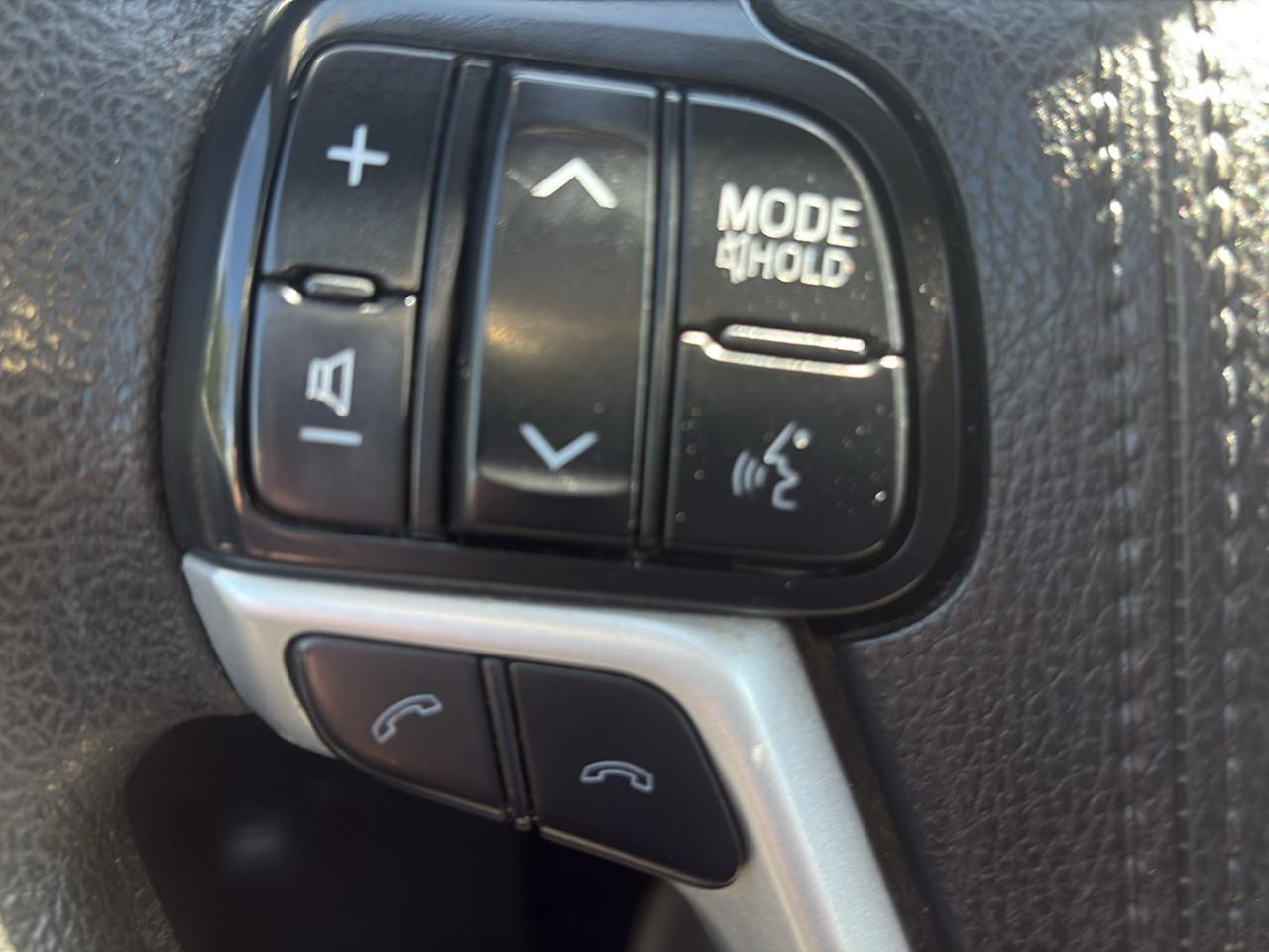 Toyota Highlander LE V6 AWD (Natl) 2019