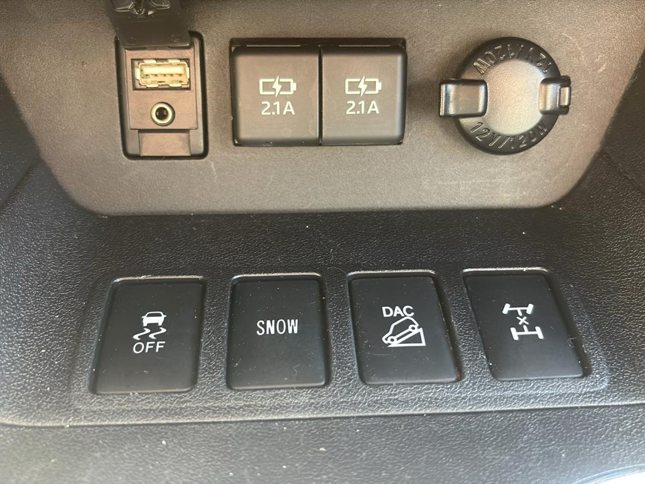 Toyota Highlander LE V6 AWD (Natl) 2019