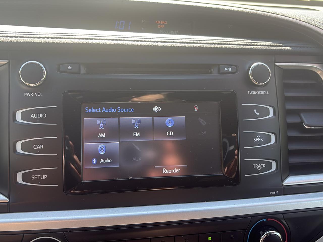 Toyota Highlander LE V6 AWD (Natl) 2019