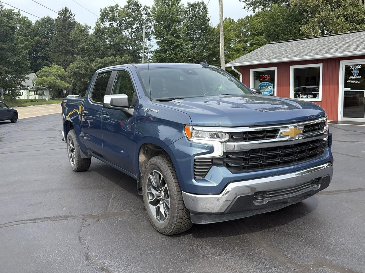 Chevrolet Silverado 1500 4WD Crew Cab 147" LT w/2FL 2024