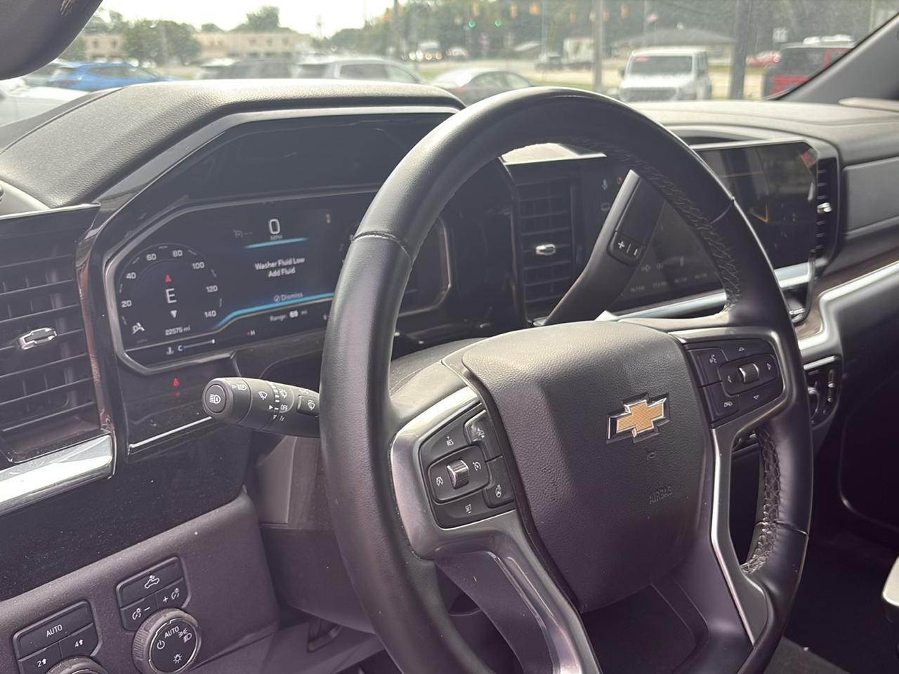 Chevrolet Silverado 1500 4WD Crew Cab 147" LT w/2FL 2024