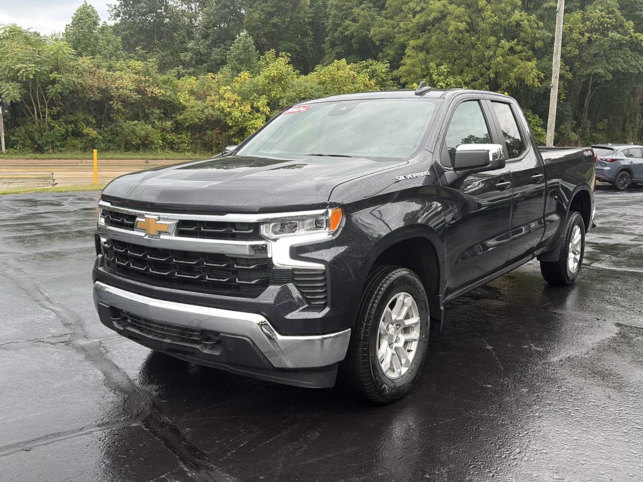 Chevrolet Silverado 1500 4WD Double Cab 147" LT w/2FL 2024