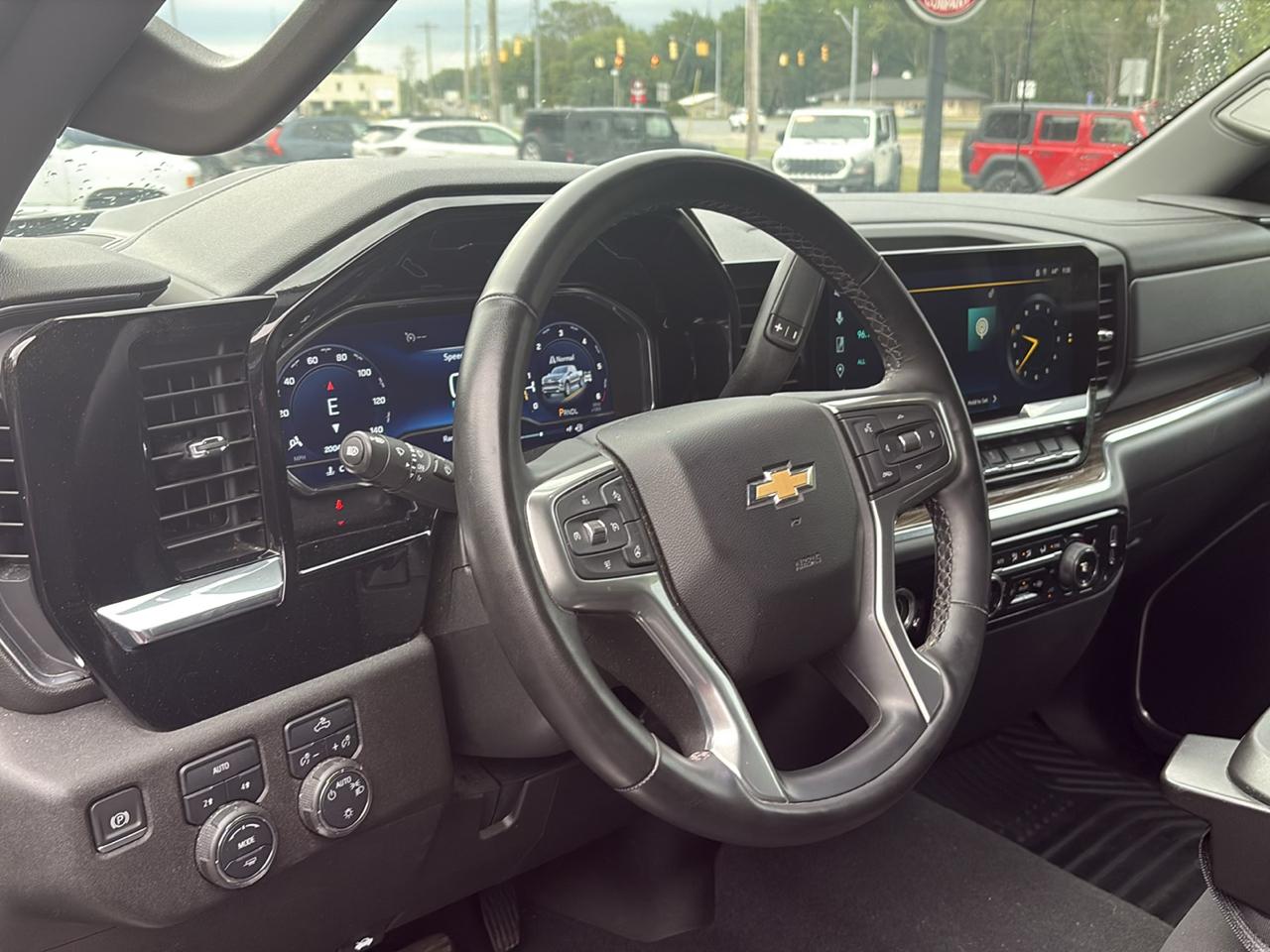Chevrolet Silverado 1500 4WD Double Cab 147" LT w/2FL 2024