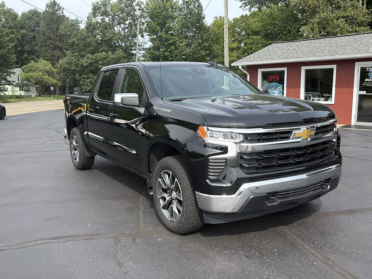 Chevrolet Silverado 1500 4WD Crew Cab 147" LT w/2FL 2023