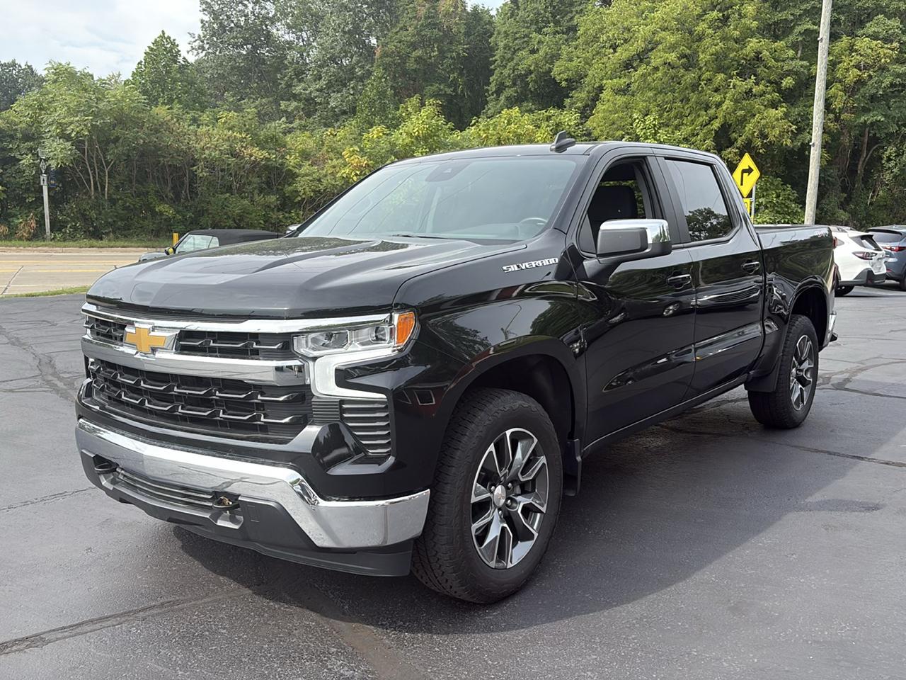 Chevrolet Silverado 1500 4WD Crew Cab 147" LT w/2FL 2023