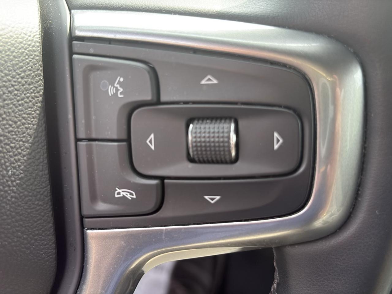 Chevrolet Silverado 1500 4WD Crew Cab 147" LT w/2FL 2023
