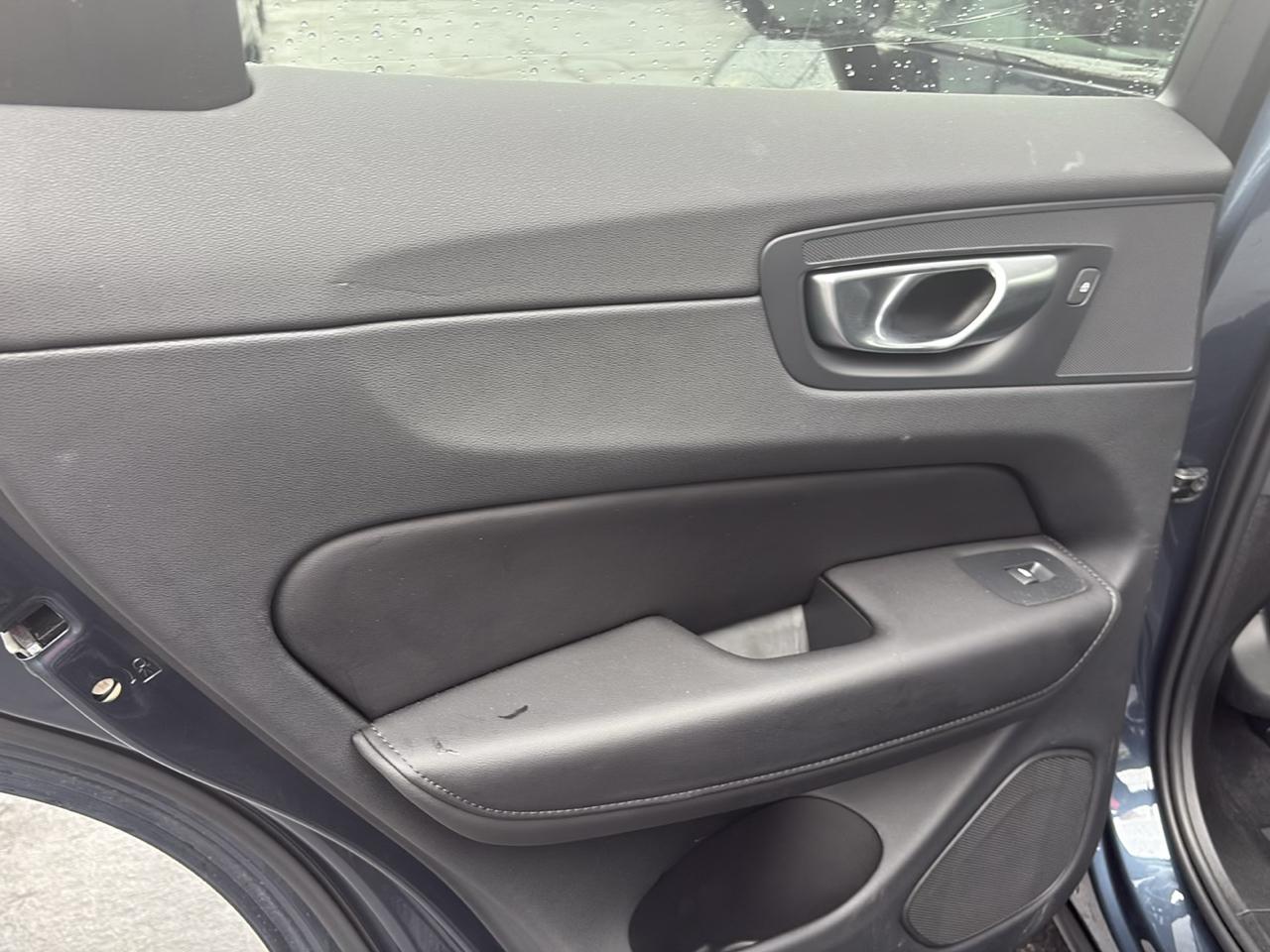 Volvo XC60 B5 AWD Core Dark Theme 2024