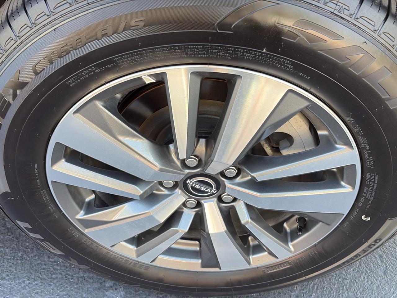 Nissan Pathfinder SL 4WD 2025
