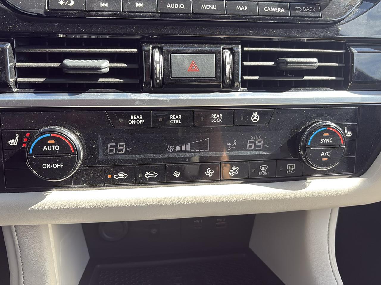 Nissan Pathfinder SL 4WD 2025