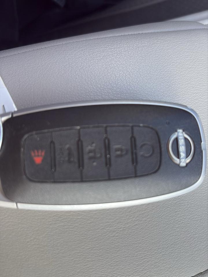 Nissan Pathfinder SL 4WD 2025