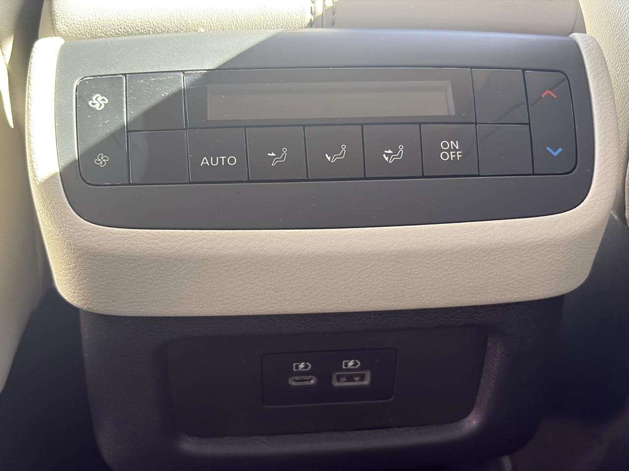 Nissan Pathfinder SL 4WD 2025