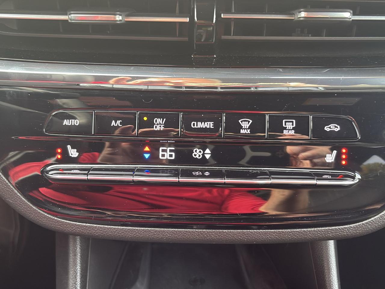 Buick Envista FWD 4dr Avenir 2025