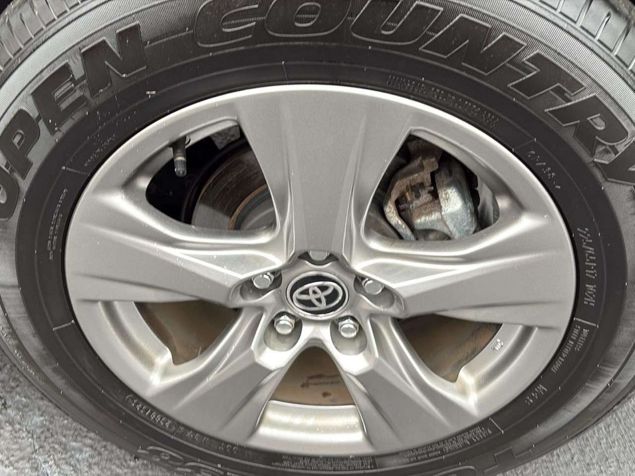 Toyota RAV4 Hybrid LE AWD (Natl) 2025