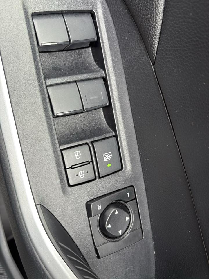 Toyota RAV4 Hybrid LE AWD (Natl) 2025