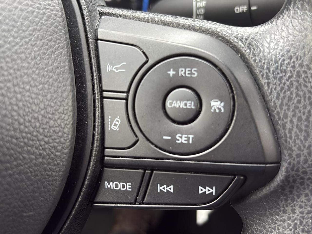 Toyota RAV4 Hybrid LE AWD (Natl) 2025