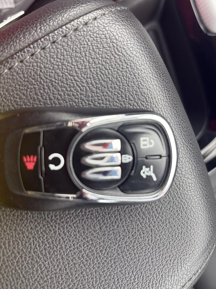 Buick Envista FWD 4dr Avenir 2025