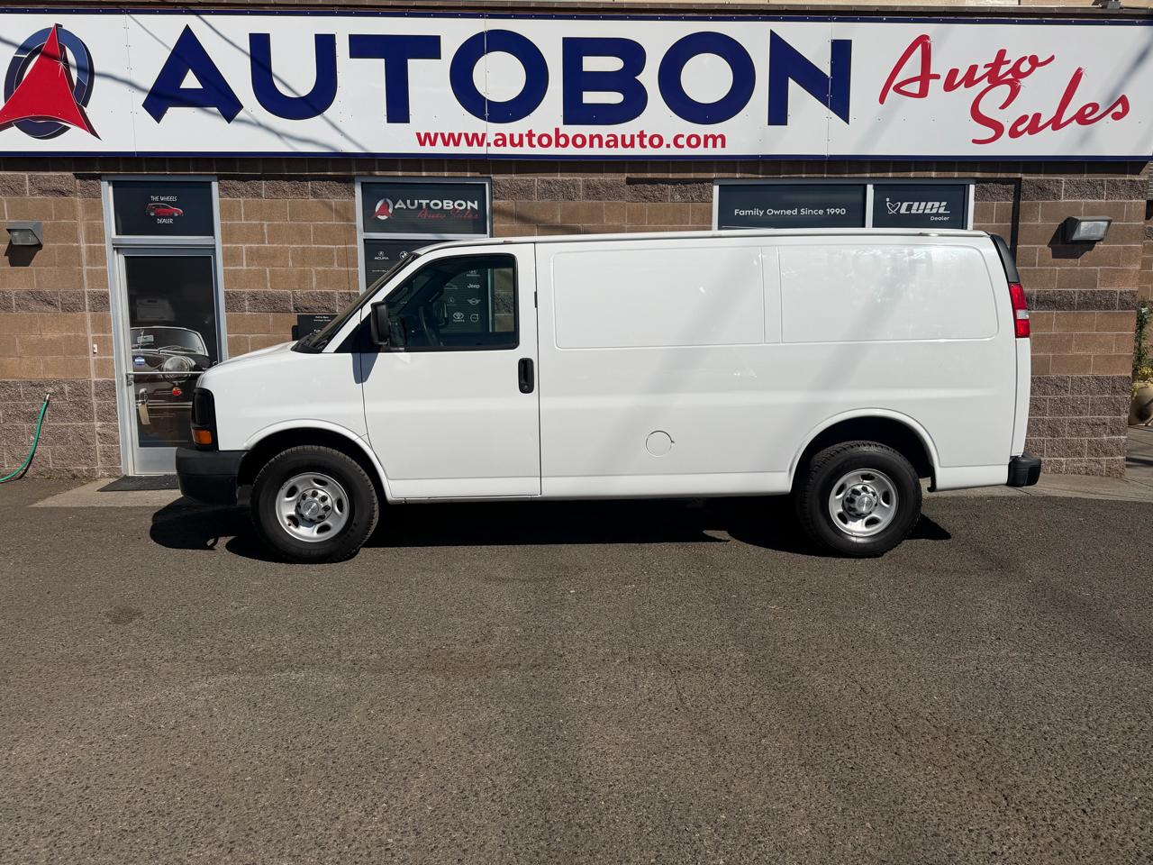 Chevrolet Express Cargo Van RWD 2500 135" 2016