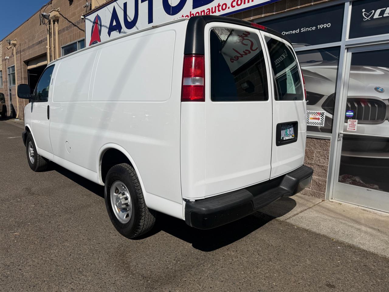 Chevrolet Express Cargo Van RWD 2500 135" 2016
