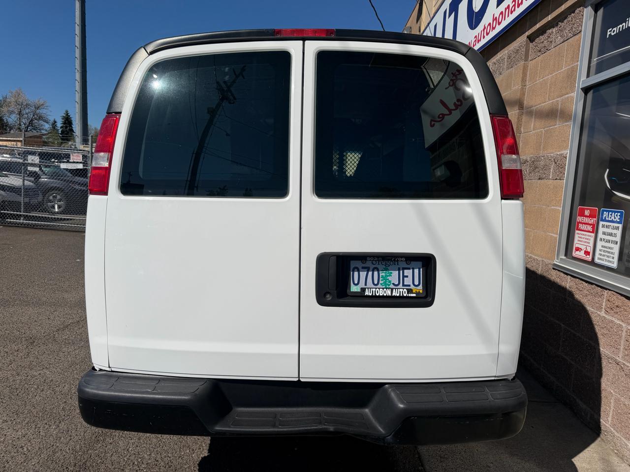 Chevrolet Express Cargo Van RWD 2500 135" 2016