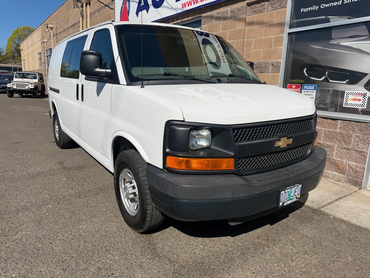 Chevrolet Express Cargo Van RWD 2500 135" 2016