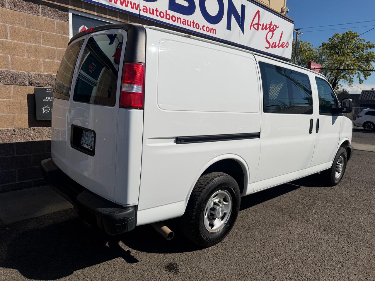 Chevrolet Express Cargo Van RWD 2500 135" 2016