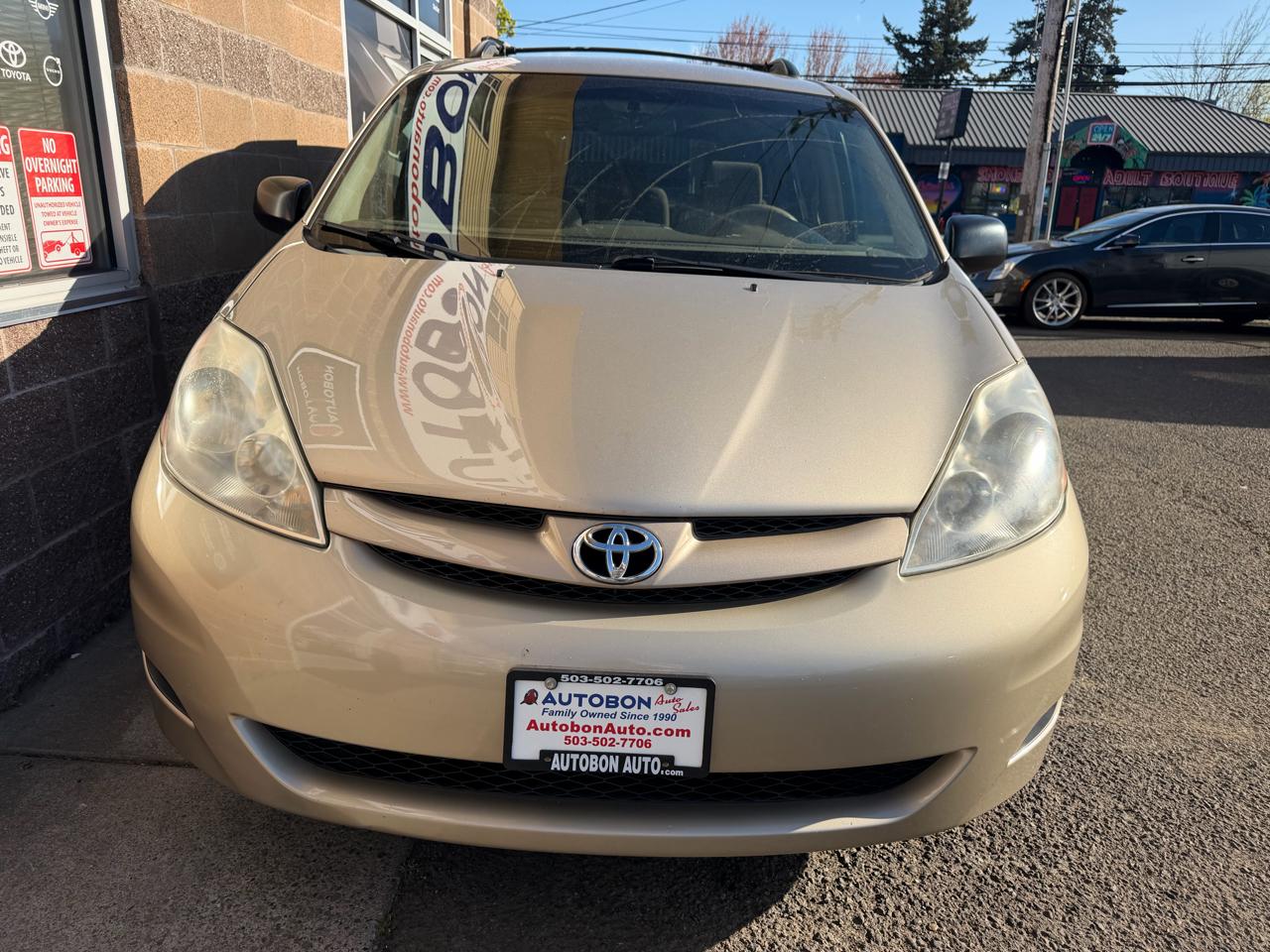 Toyota Sienna 5dr 7-Pass Van CE FWD (Natl) 2008