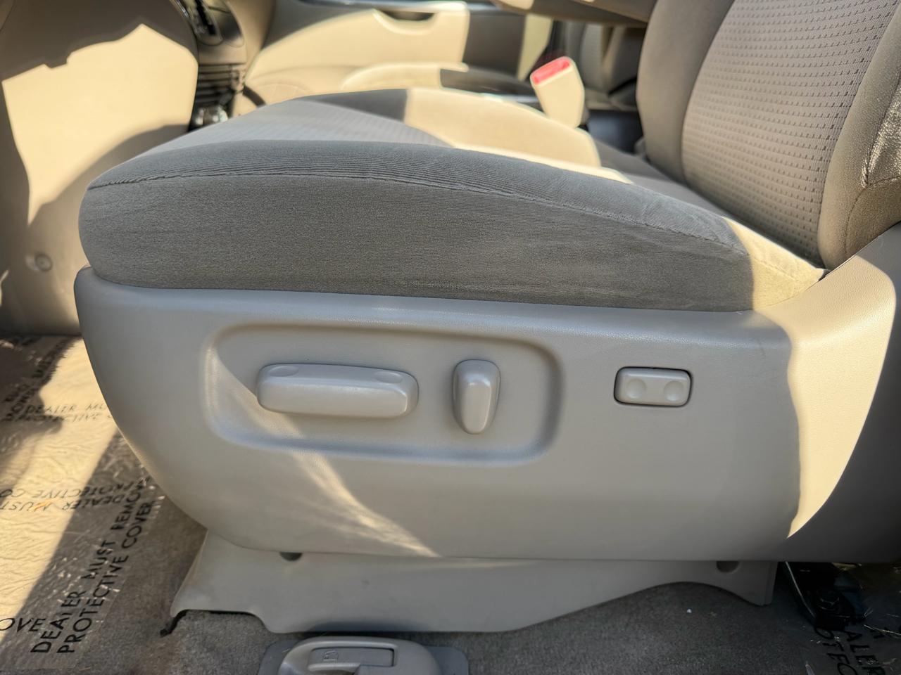 Toyota Sienna 5dr 7-Pass Van CE FWD (Natl) 2008