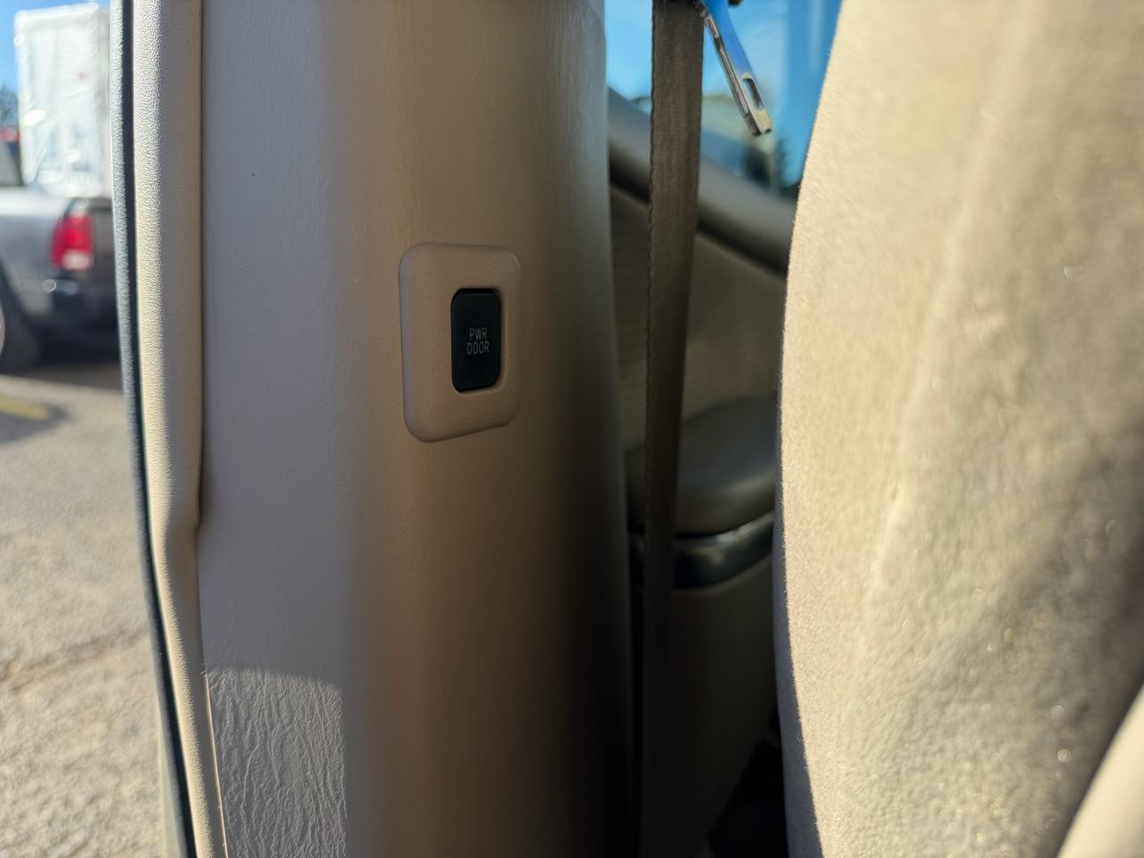 Toyota Sienna 5dr 7-Pass Van CE FWD (Natl) 2008