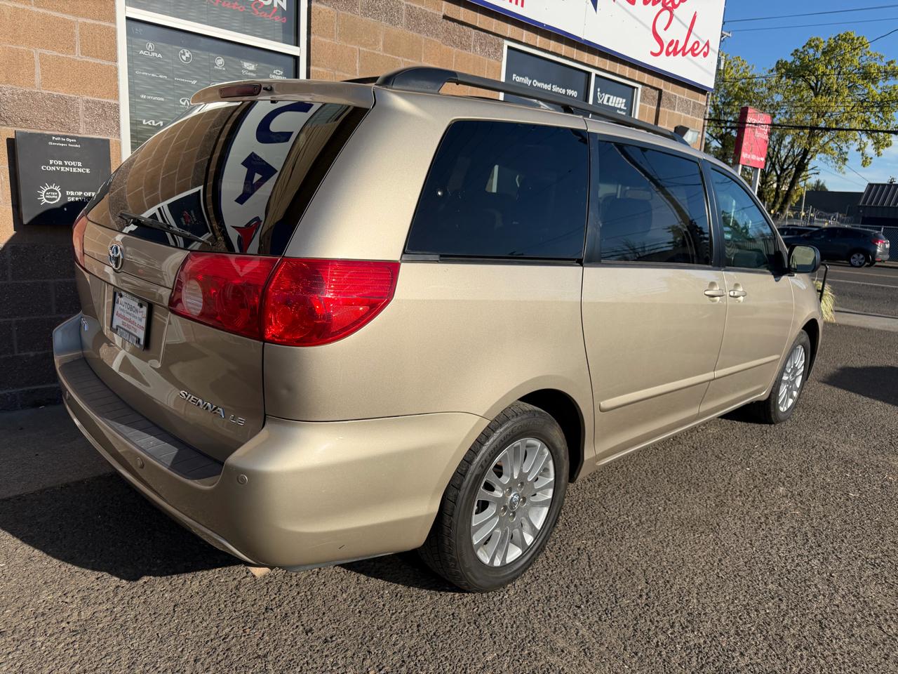 Toyota Sienna 5dr 7-Pass Van CE FWD (Natl) 2008