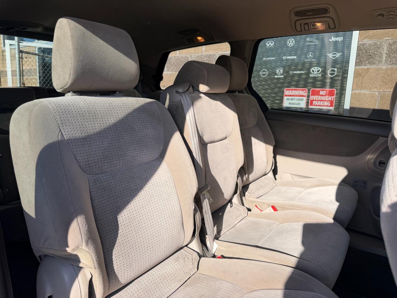 Toyota Sienna 5dr 7-Pass Van CE FWD (Natl) 2008