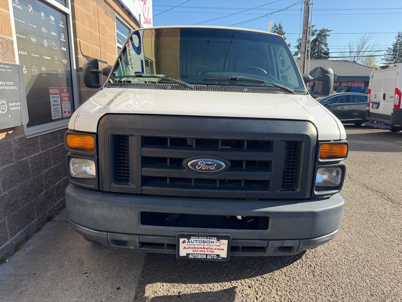 Ford Econoline Cargo Van E-250 Commercial 2011