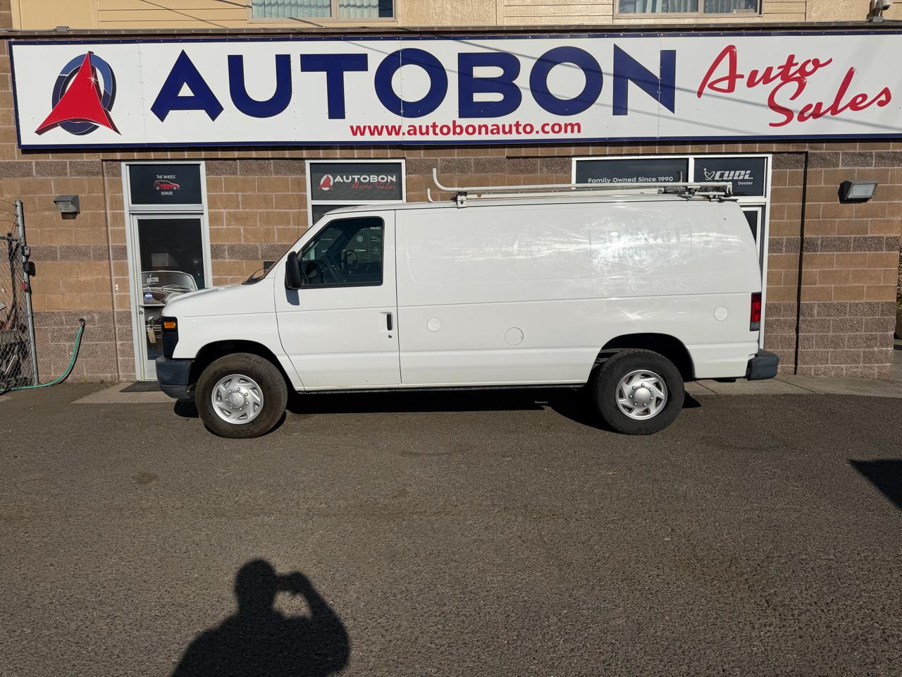Ford Econoline Cargo Van E-250 Commercial 2011