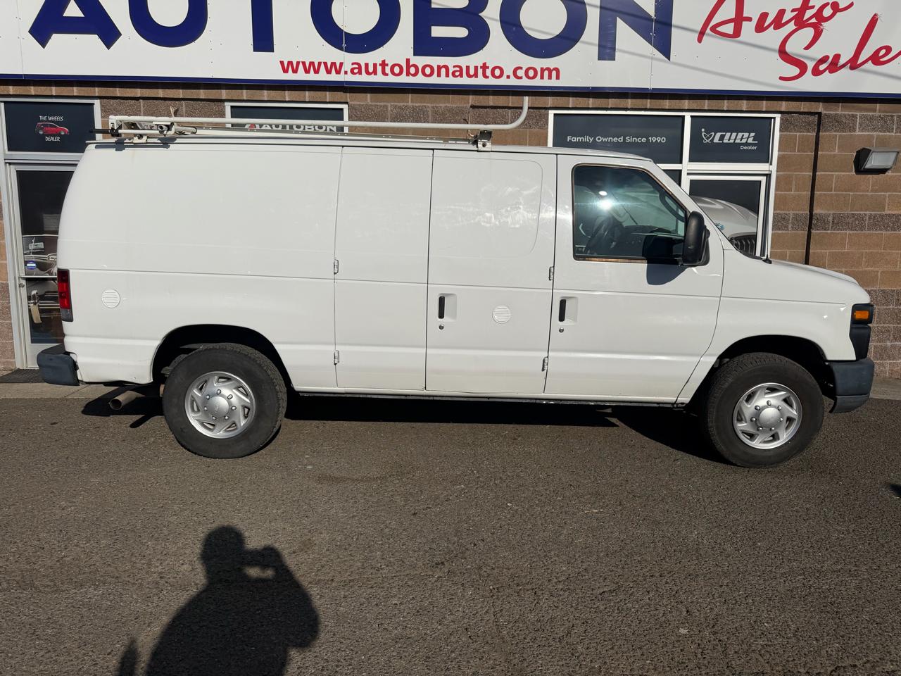 Ford Econoline Cargo Van E-250 Commercial 2011