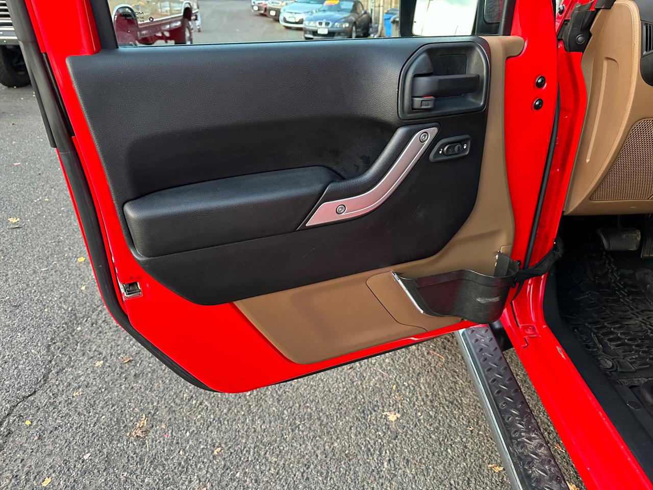 Jeep Wrangler Unlimited 4WD 4dr Sahara 2015