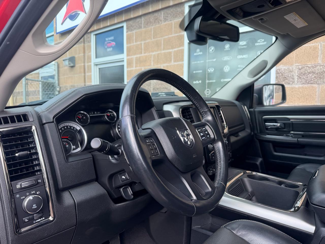 RAM 1500 4WD Quad Cab 140.5" Sport 2015