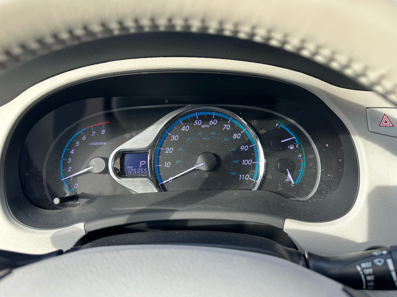 Toyota Sienna 5dr 7-Pass Van V6 XLE AAS FWD (Natl) 2012 Toyota Sienna 5dr 7-Pass Van V6 XLE AAS FWD (Natl) 2012